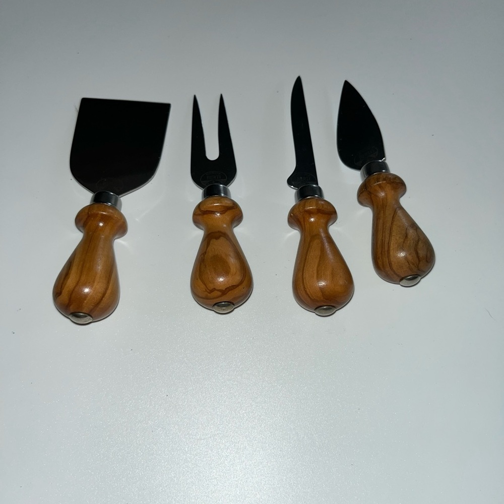 Berti collection cheese knife’s/ spreader